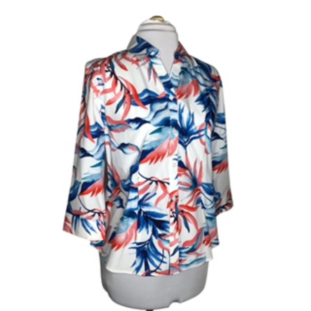 NWOT Chico's Tropical Print 3 Qtr Single Button Cuff Sleeve Button Shirt Size 1 - Picture 2 of 8